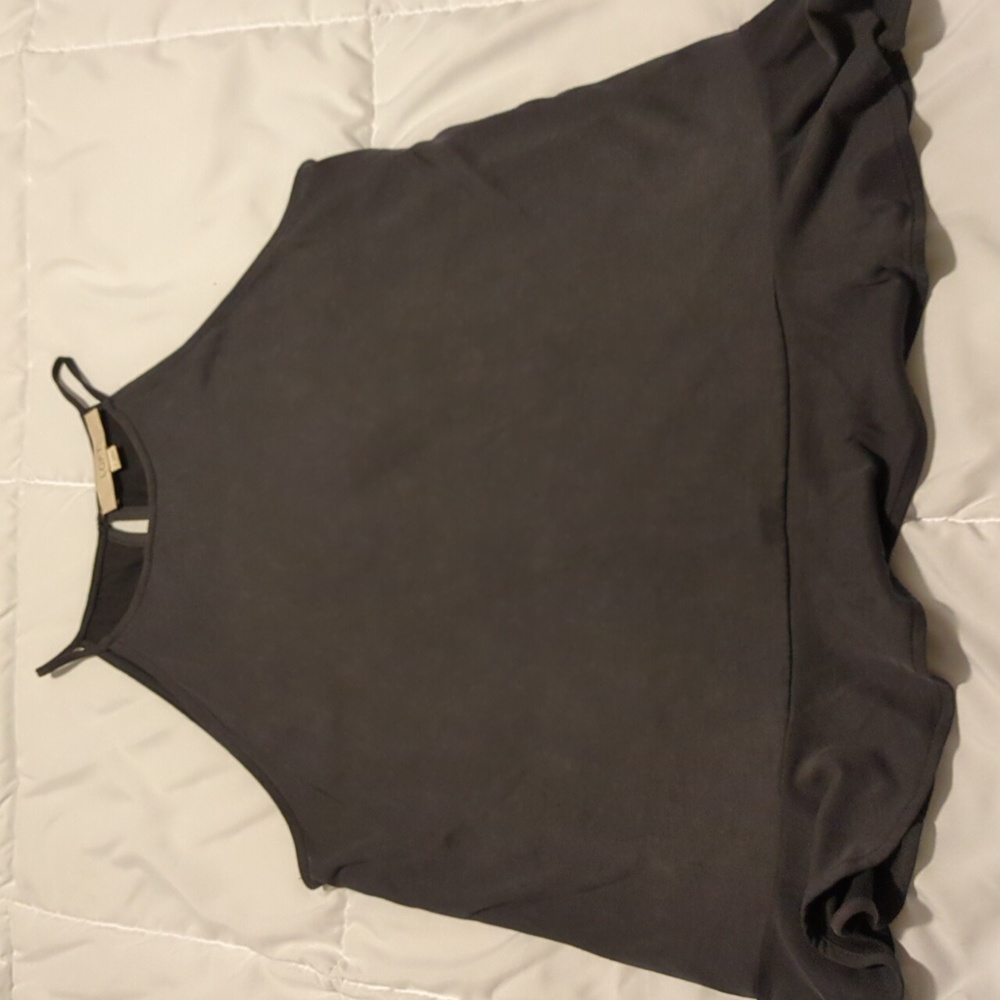 Gray sleeveless blouse
